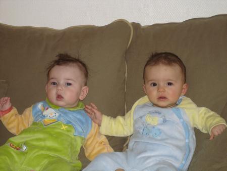 G�nial, les parents sortent, El�onore et moi on fait une soir�e pyjama!