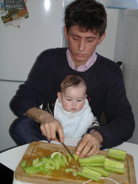 Premi�re le�on de cuisine...